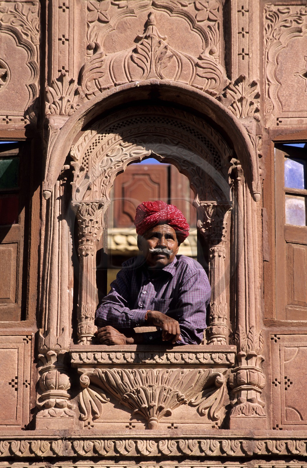Inde, état du Rajasthan, Fort de Pokaran au porte du désert du Thar, palais en grès rouge finement ciselé