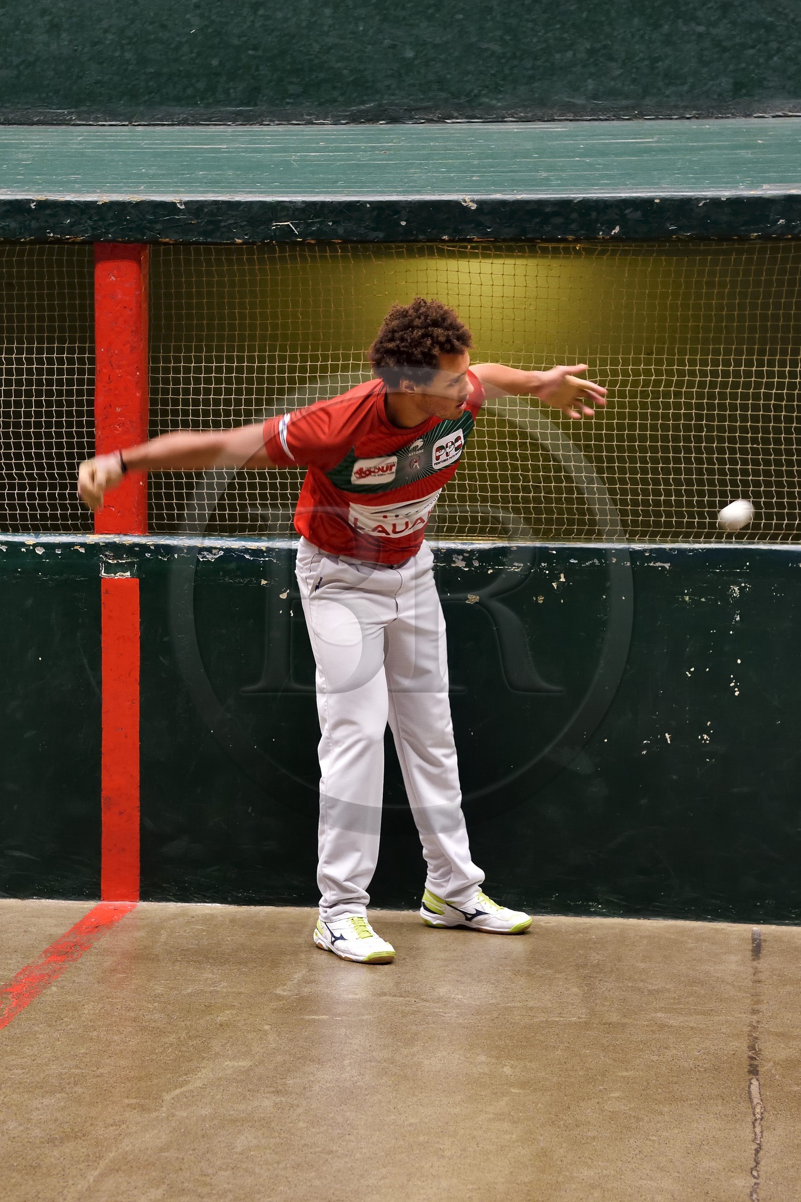 France, Pyrenees Atlantiques, Basque Country, Saint Jean Pied de Port, trinquet Garat, traditional Basque pelota party with bare hand for the Chasseurs (hunters) Cup