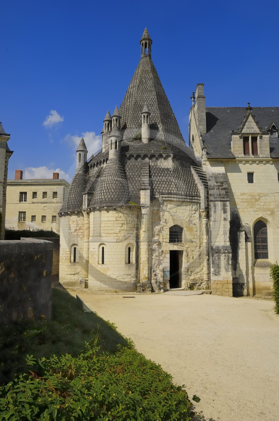 France, Maine et Loire (49), Vallée de la Loire classée Patrimoine Mondial de l' UNESCO, Fontevraud-l'Abbaye, abbaye de Fontevraud, les cuisines romanes du 12ème siècle