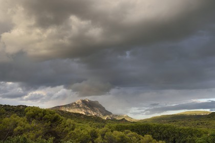 France, Bouches du Rhone, Aix en Provence region, towards the Tholonet, the Sainte Victoire mountain, Cezanne road