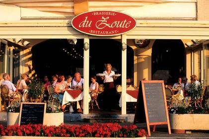 Belgium, West Flanders, Knokke-Heist, restaurant on the sea front of Knokke-le-Zoute