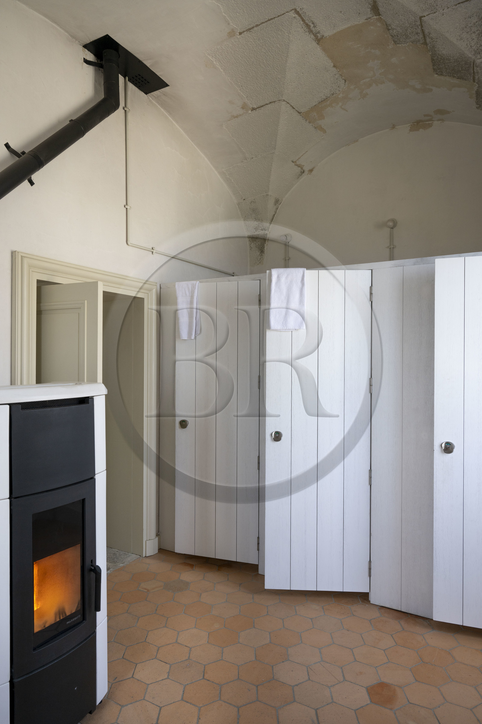 France, Finistère (29), Pays des Abers, Ile Vierge, le phare de l'Ile Vierge, l'ancien phare de 1845 transformé en écogite, salle de bain