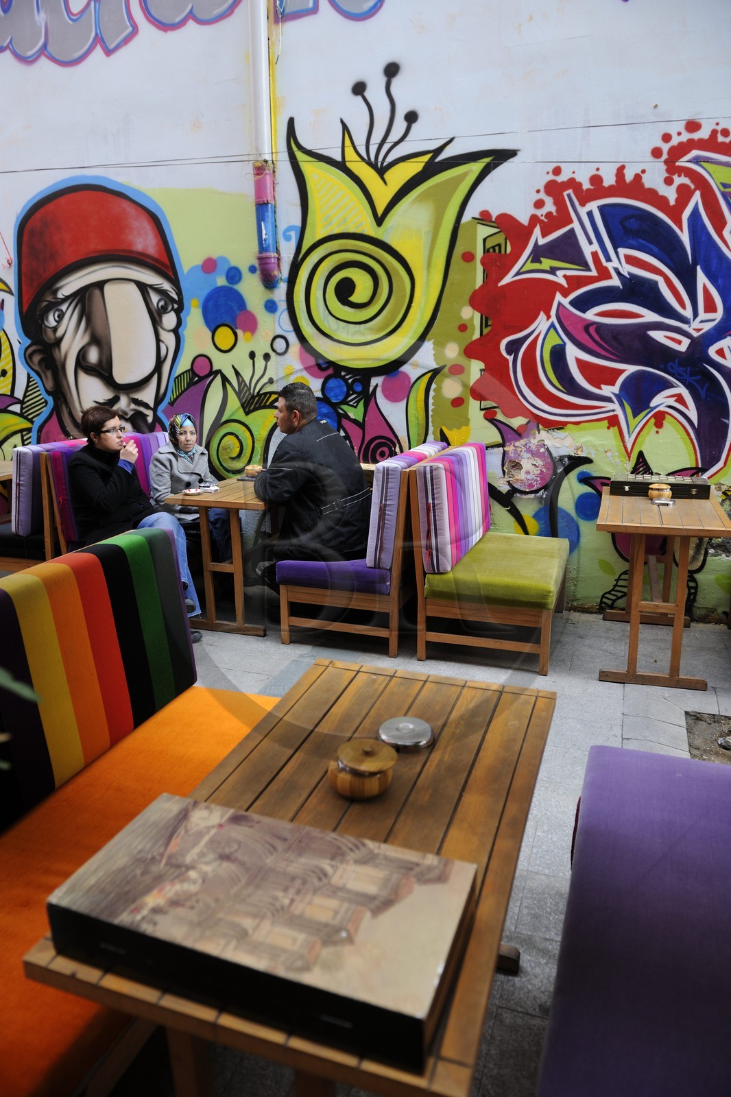 Turkey, Istanbul, Beyoglu, Taksim District, Cafe Narguile in a lane behind Istiklal Caddesi Street