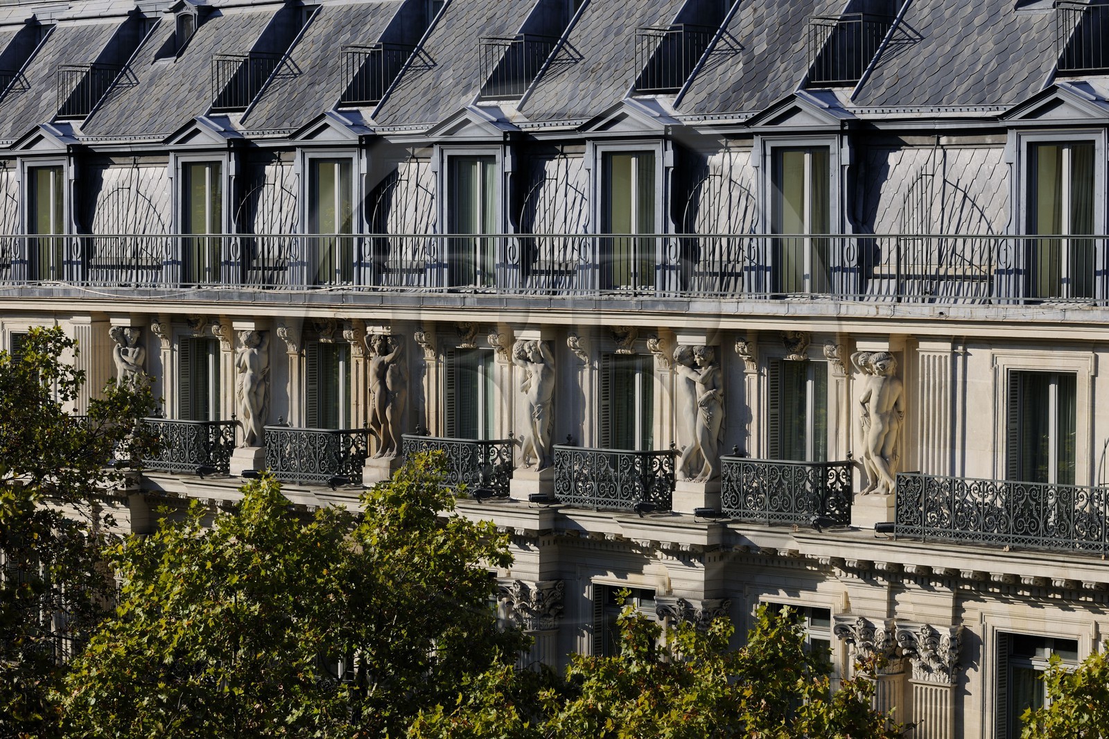 France, Paris (75), boulevard des Capucines, détail d'une façade haussmannienne