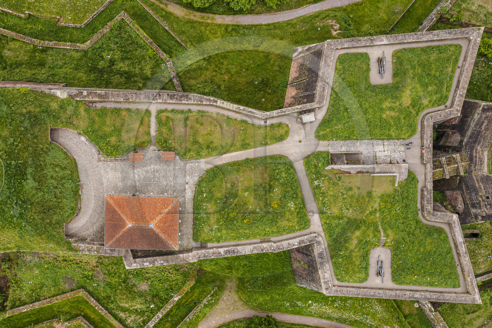 France, Moselle (57), Parc régional des Vosges du nord, Bitche, la citadelle fortifiée par Vauban (vue aérienne)