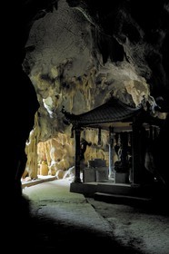 Vietnam, Ninh Binh province, Bich Dong pagoda, cave temple