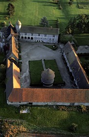 France, Seine-Maritime (76), Pays de Caux, Côte d'Albâtre, le manoir Ango près de Dieppe (vue aérienne)