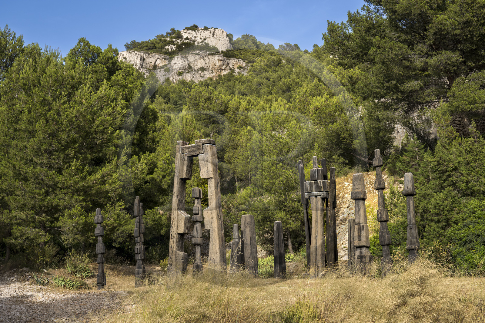 France, Bouches-du-Rhône (13), Marseille, quartier des Goudes, La Friche de l'Escalette dans les ruines d’une ancienne usine de traitement de plomb, L'été de la forêt (1964-1966) de l'artiste François Stahly