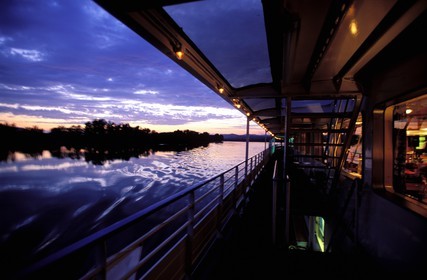 Hongrie, le Danube, descente du fleuve à bord d'un bateau de croisière