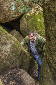 France, Côtes-d'Armor (22), Côte de Granit Rose, Trégastel, vallée des Grands Traouiero, sentier de randonnée évoluant dans le chaos de gros rochers granitiques, Gaël Descat