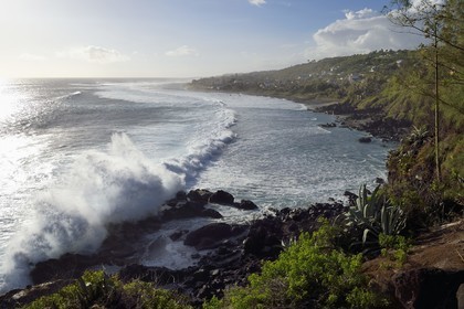 France, Ile de la Reunion, Petite-Ile sur la côte sud, plage et rochers de Grand-Bois
