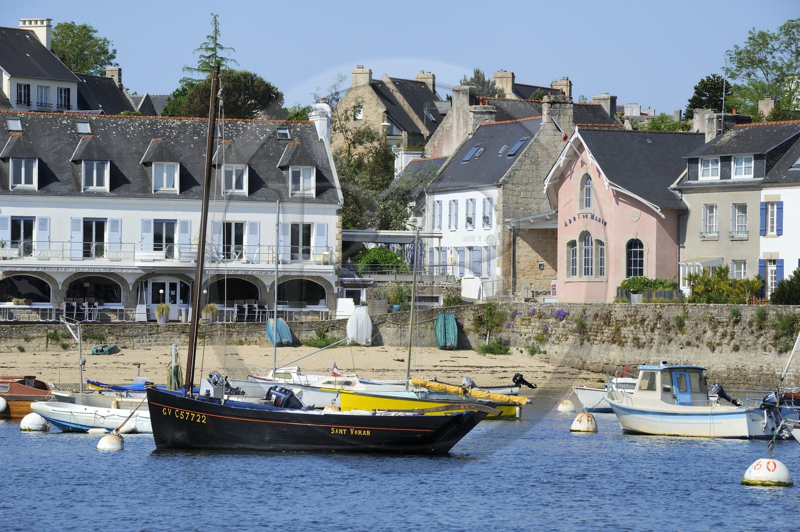 France, Finistère (29), l'ancien abri du marin dans le port de Sainte Marine face à Bénodet