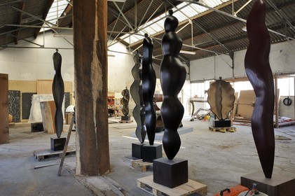 France, Calvados (14), Orbec, sculptures d'Axel Cassel