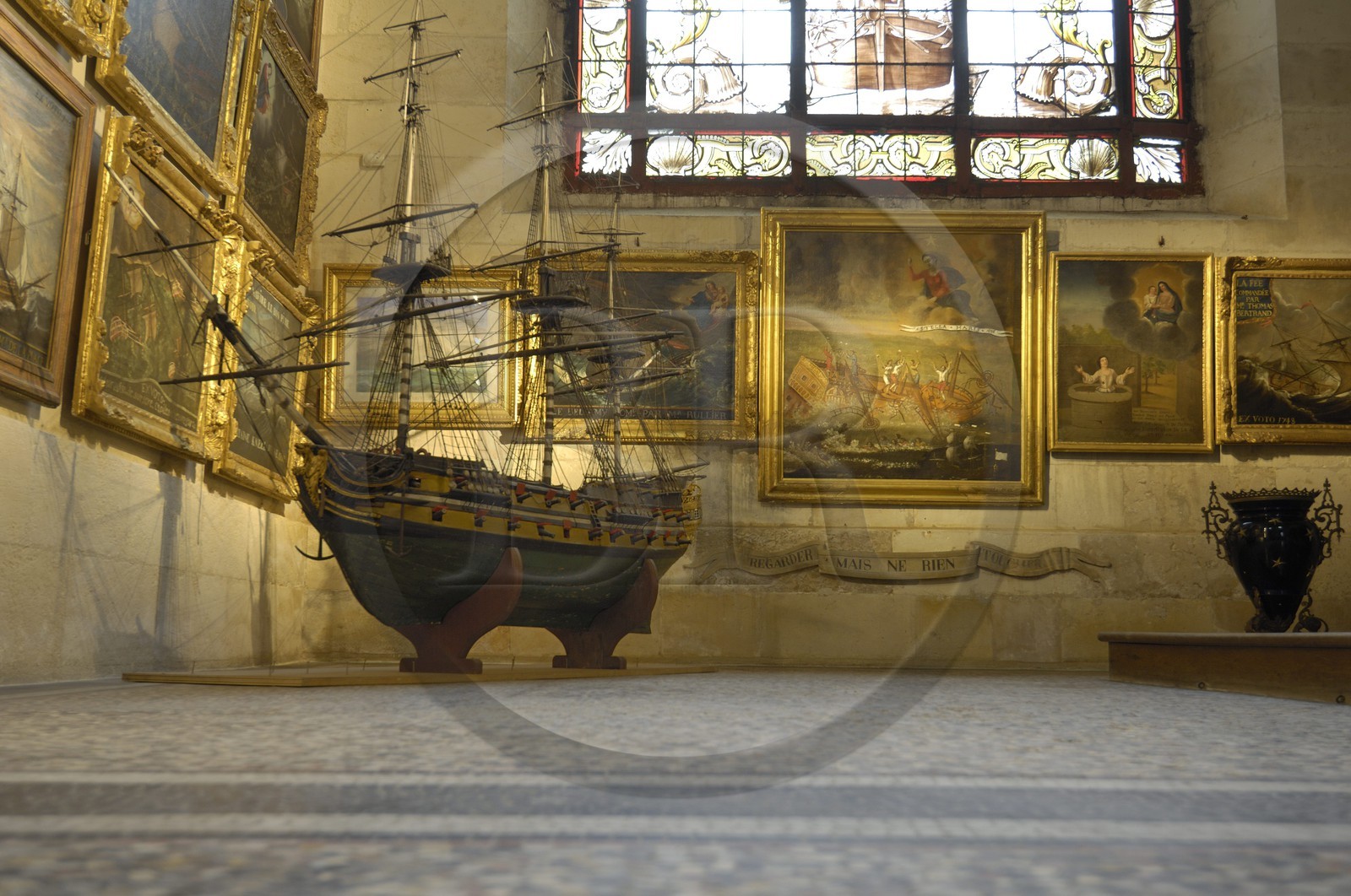 France, Charente-Maritime (17), La Rochelle, cathédrale Saint-Louis, ex-voto dans une chapelle