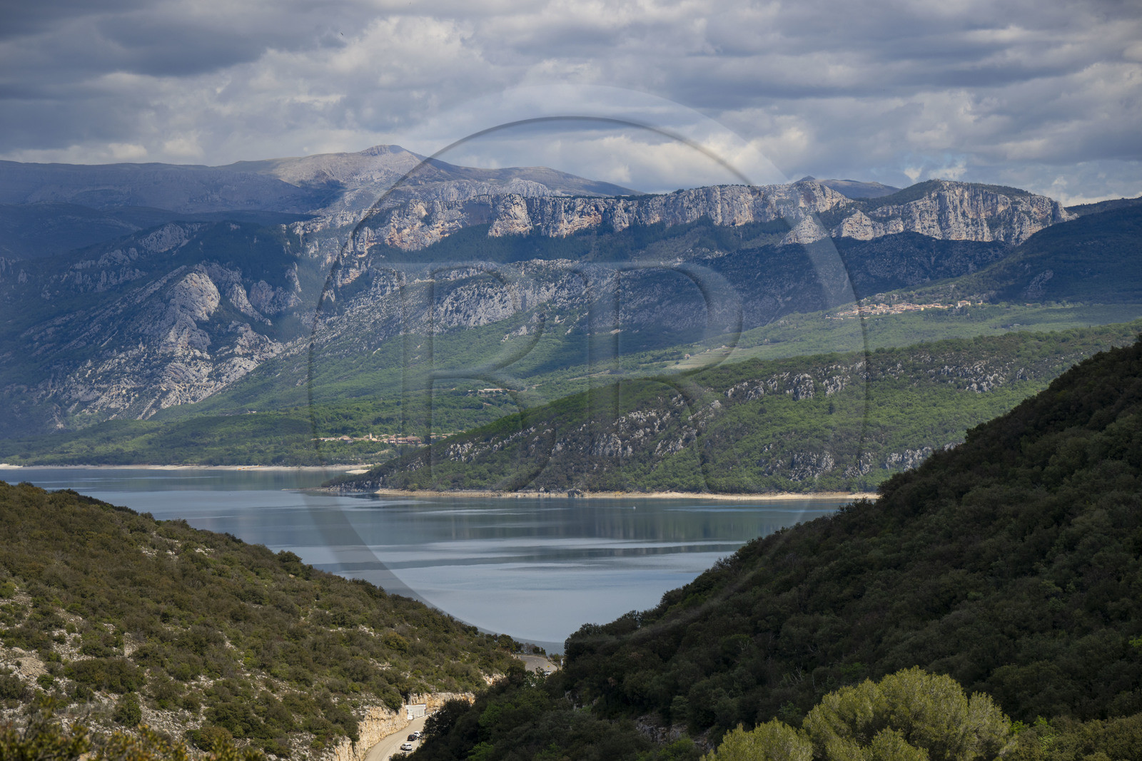 France, Var (83) et Alpes-de-Haute-Provence (04), Parc Naturel Régional du Verdon, lac de Sainte Croix, Les Salles-sur-Verdon
