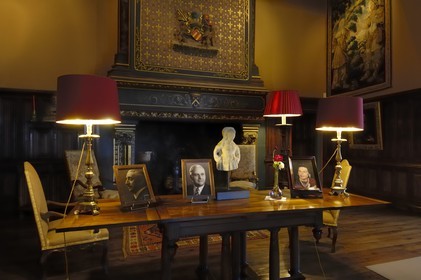 France, Maine et Loire (49), château de Montreuil-Bellay, le salon dans l'ancienne salle des gardes