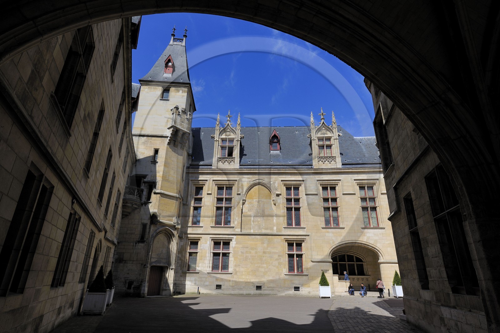 France, Paris (75), hôtel de Sens, siège de la bibliothèque Forney dans le quartier du Marais
