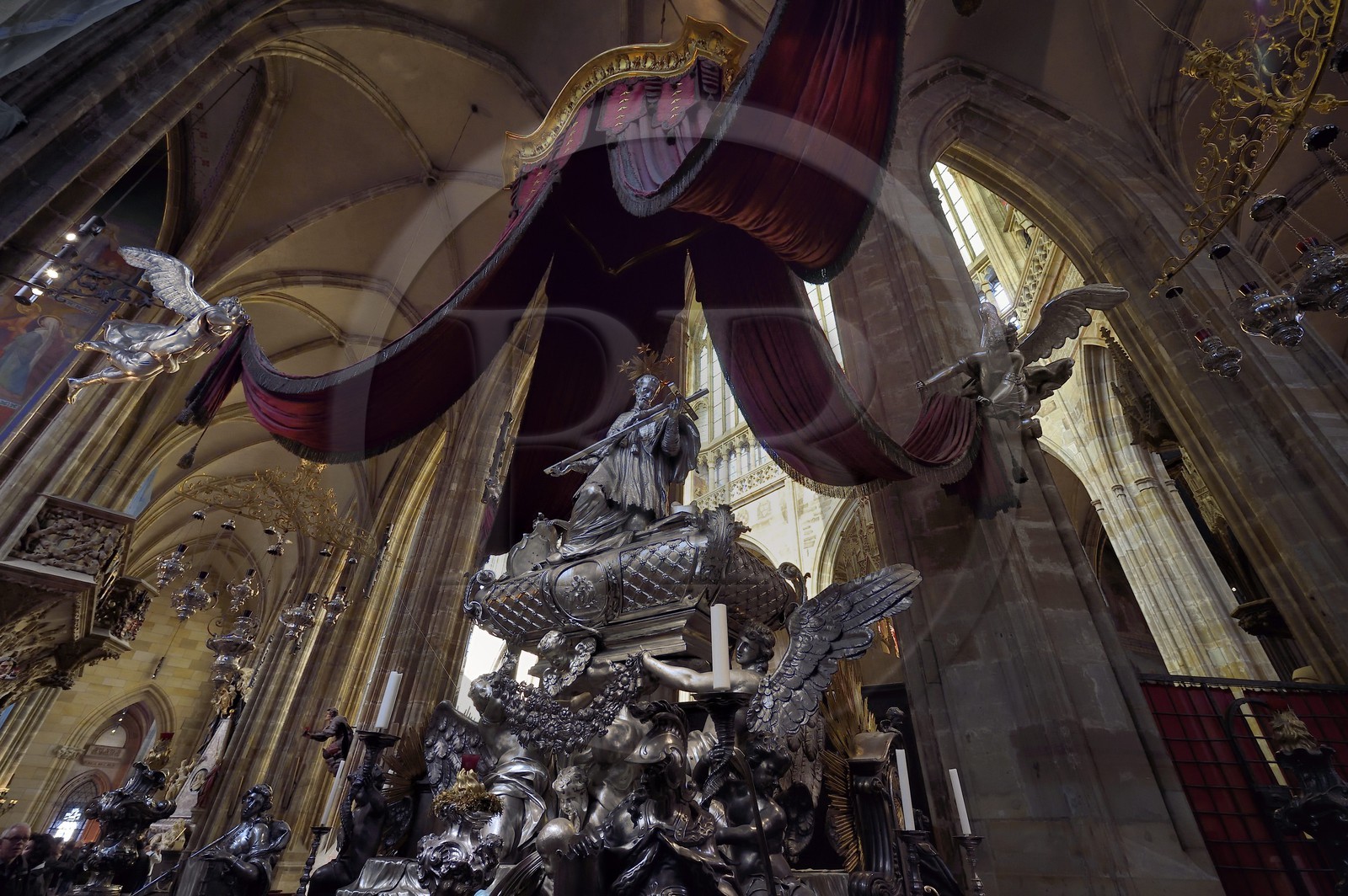 Czech Republic, Prague, historical center listed as World Heritage by UNESCO, Hradcany district, the Saint Vitus Cathedral inside the Royal Castle, baroque tomb of St John Nepomucen cast in silver