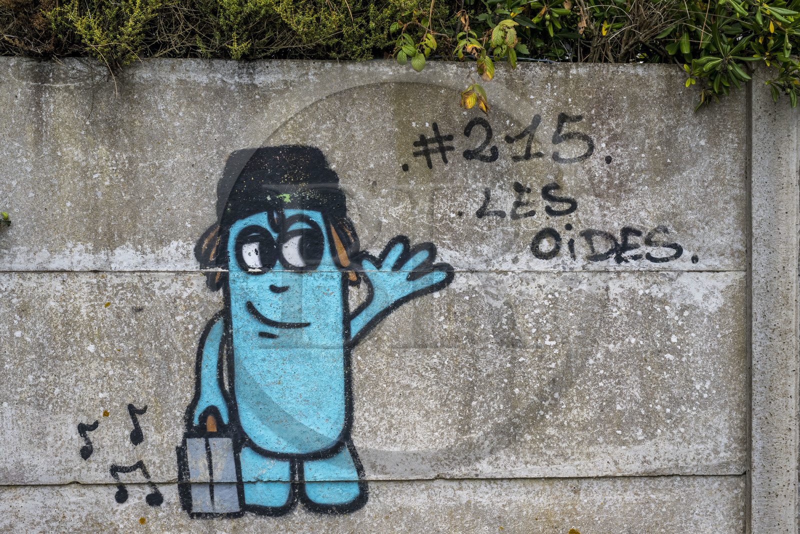 France, Loire-Atlantique (44), Estuaire de la Loire, Saint-Nazaire, Pointe de l’Eve, graffiti les Oides créé par Charles Cantin que l'on retrouve tout le long de la côte