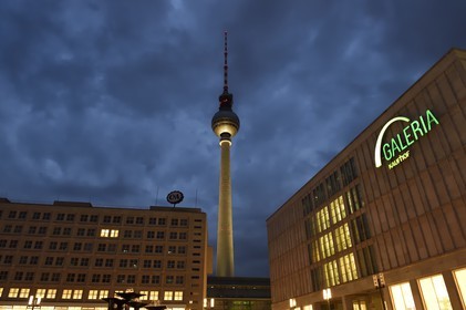 Allemagne, Berlin, quartier de Berlin-Mitte, Alexanderplatz et la tour de la télévision