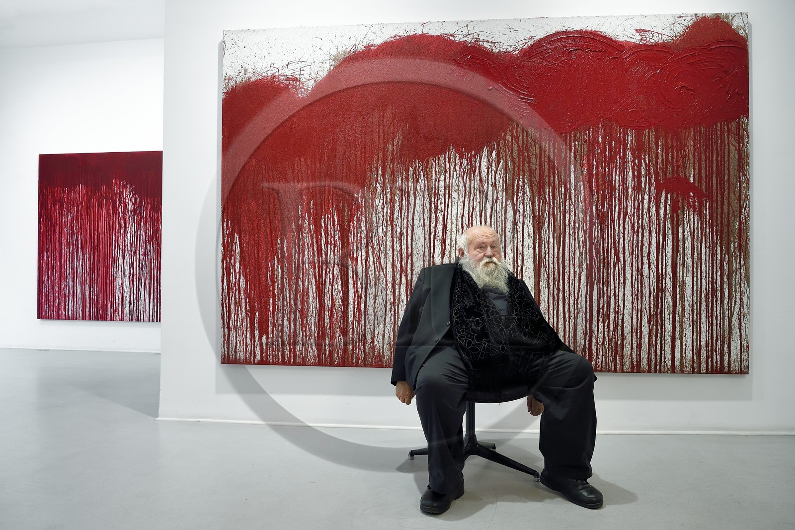 France, Paris (75), Galerie RX, Hermann Nitsch, artiste contemporain autrichien, cofondateur du mouvement Wiener Aktionismus (Actionnisme viennois)