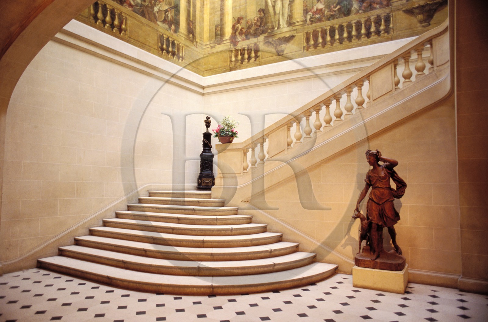 France, Paris (75), escalier principal du musée Carnavalet