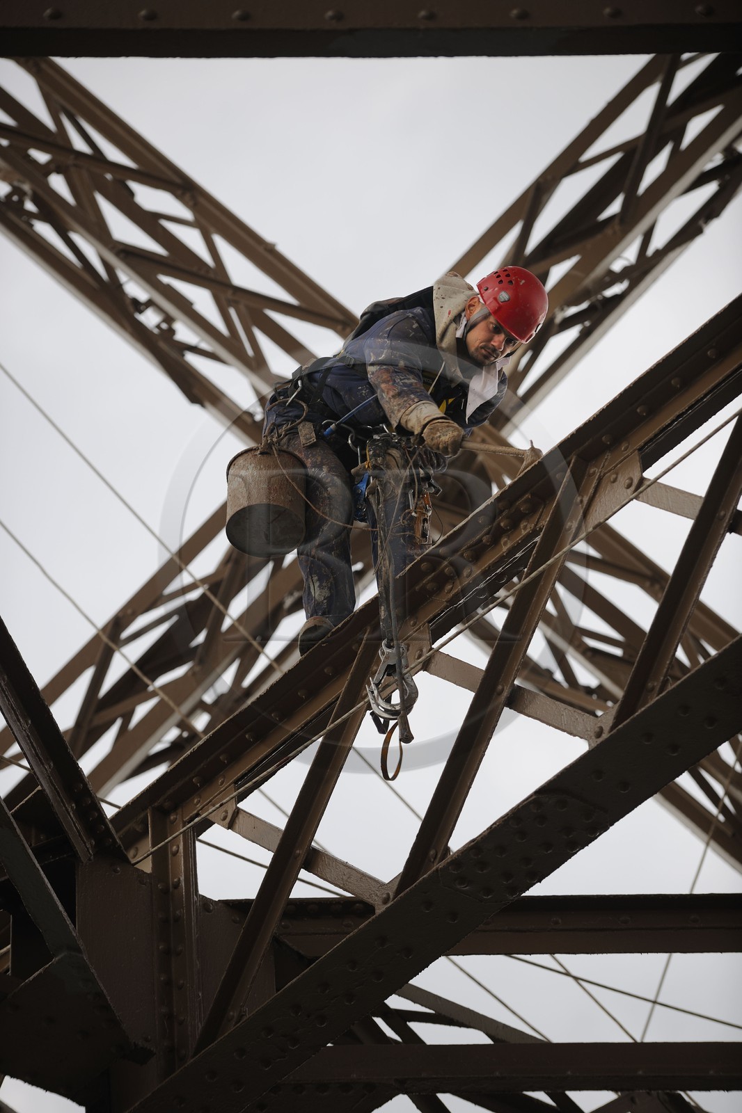 France, Paris (75), peintre de la Tour Eiffel