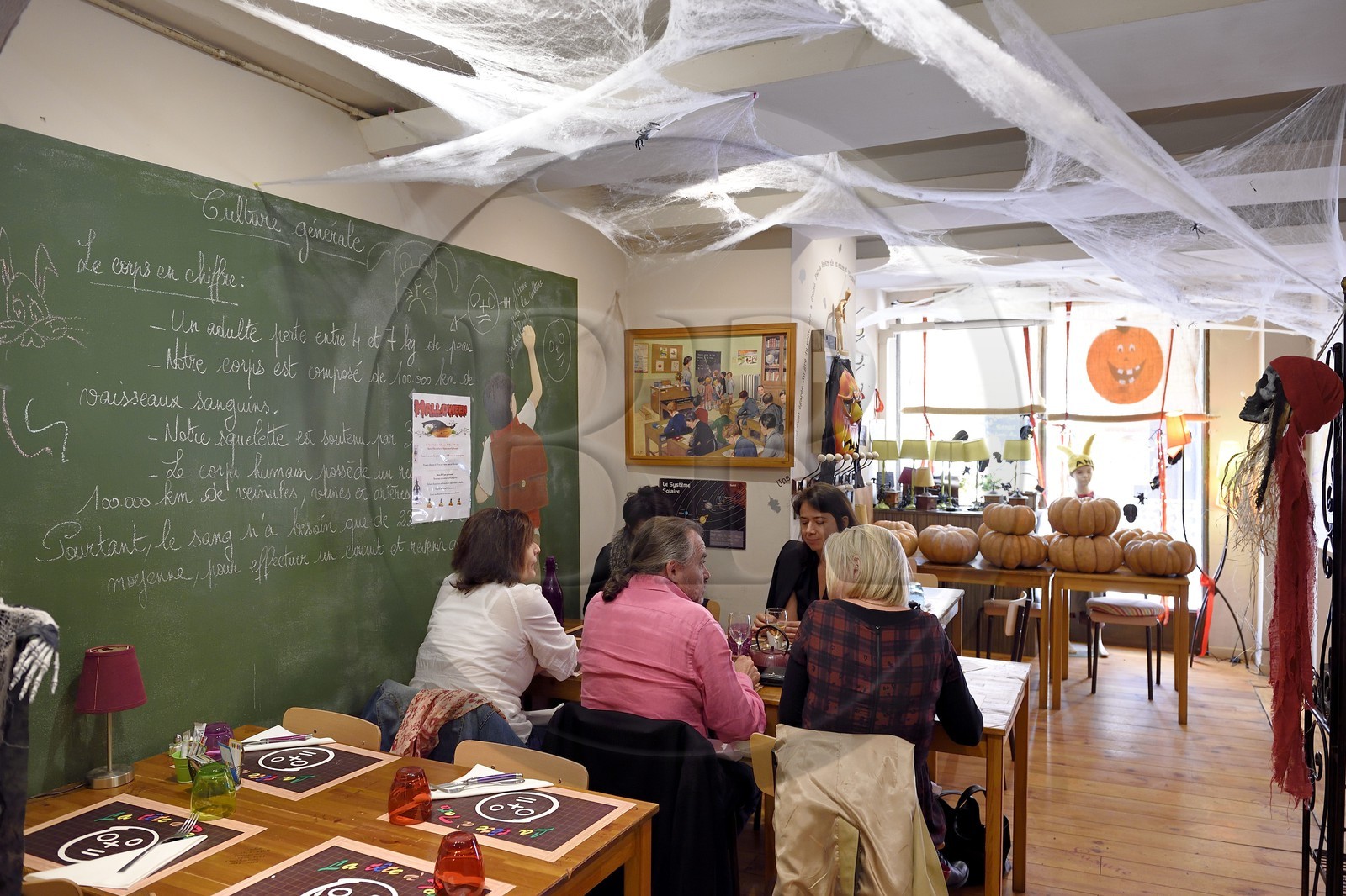 France, Var (83), Toulon, restaurant La Tête à Toto dans la vieille ville
