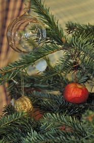 France, Bas Rhin (67,) Strasbourg, musée alsacien, boulle en verre traditionnelle du sapin de Noel