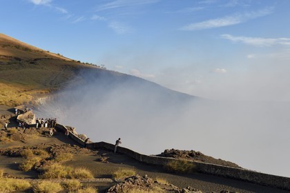Nicaragua, Masaya, Parc national du Volcan Masaya (Parque Nacional Volcan Masaya), le cratère Santiago toujours actif