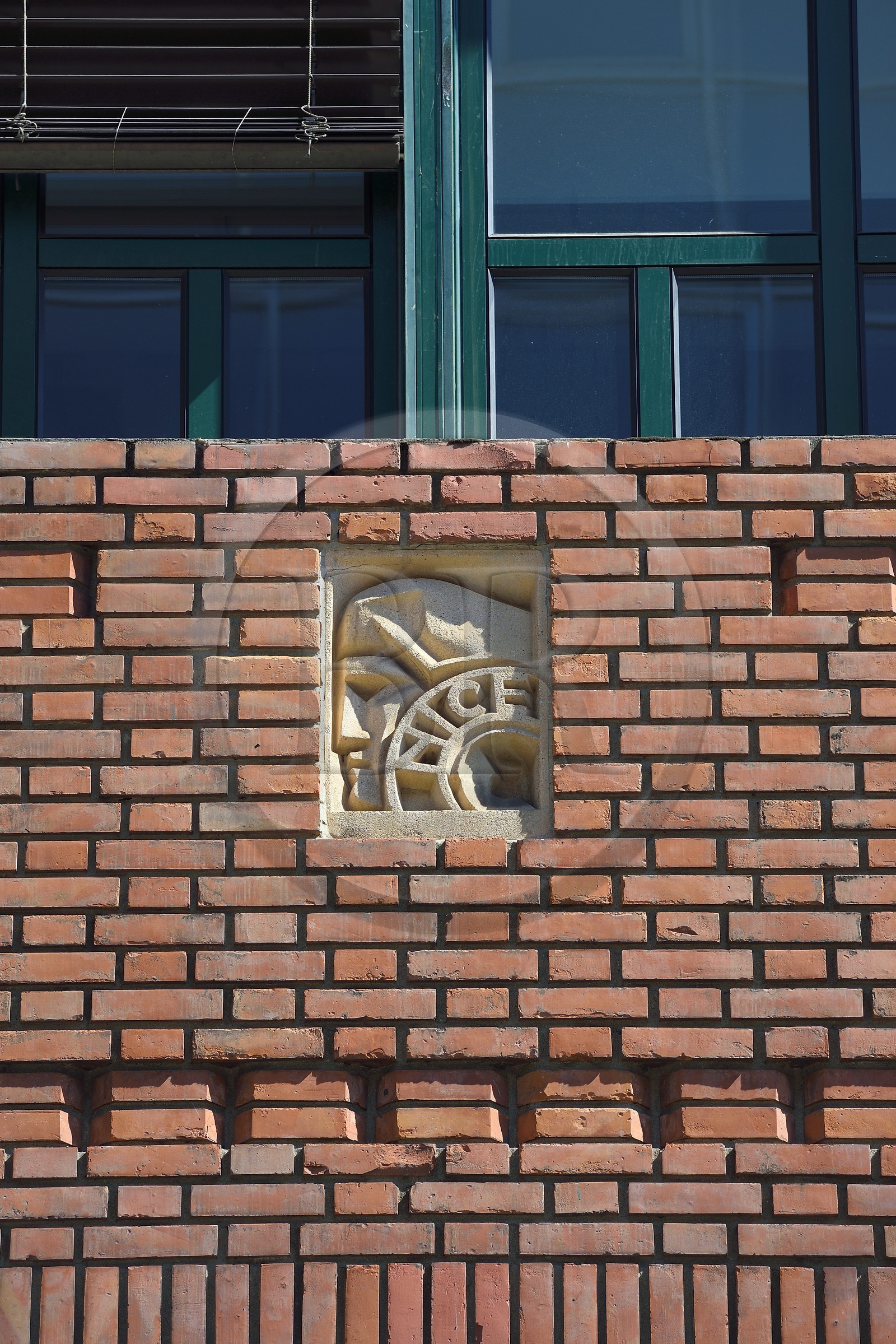 France, Alpes-Maritimes (06), Nice, la poste Thiers de style Art Déco construite en 1931 par l'architecte Guillaume Tronchet, seul immeuble en brique de la ville