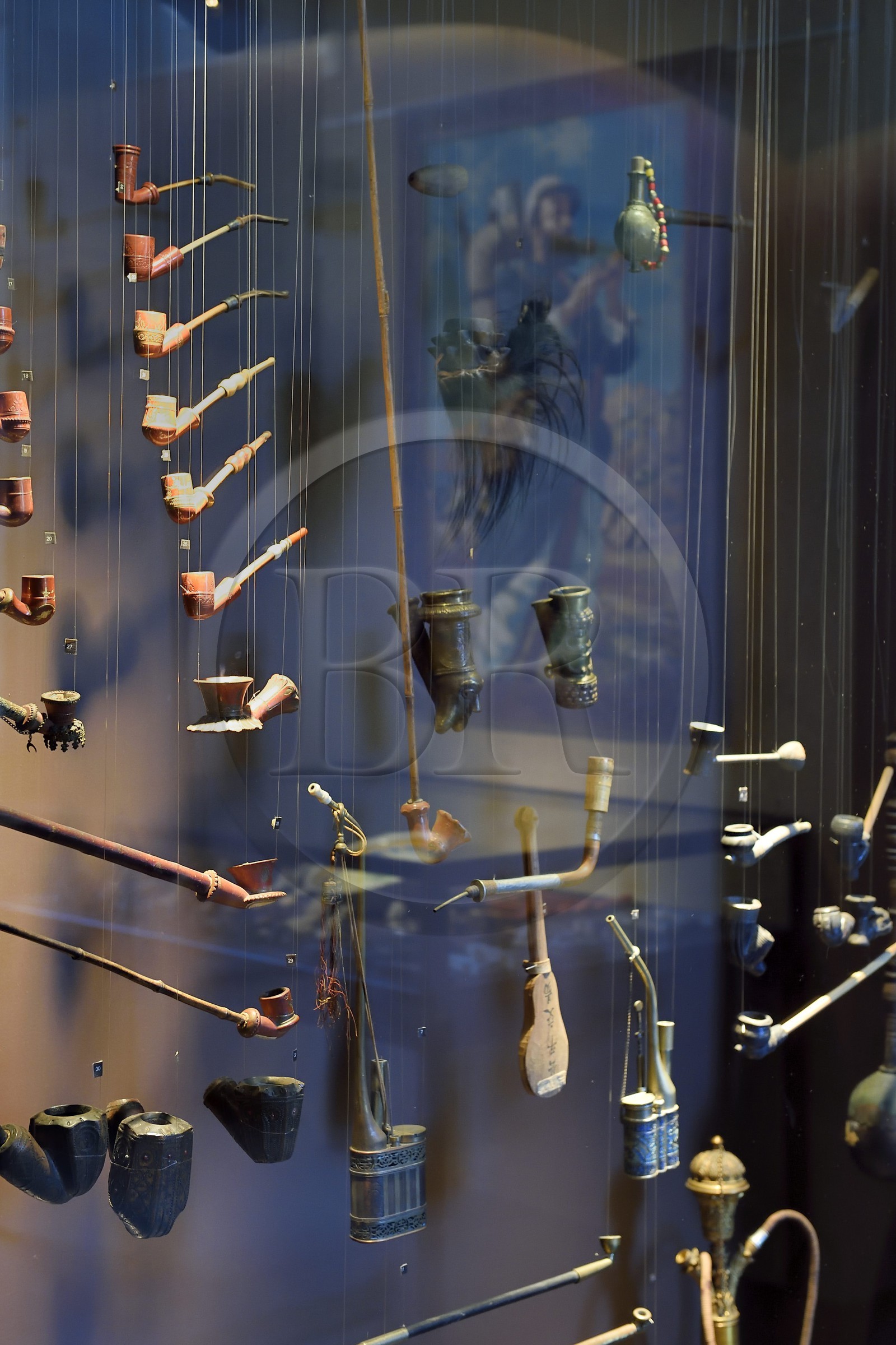France, Dordogne (24), Périgord Pourpre, Bergerac, Musée d’anthropologie du tabac dans la Maison Peyrarède édifiée en 1604, collection de pipes