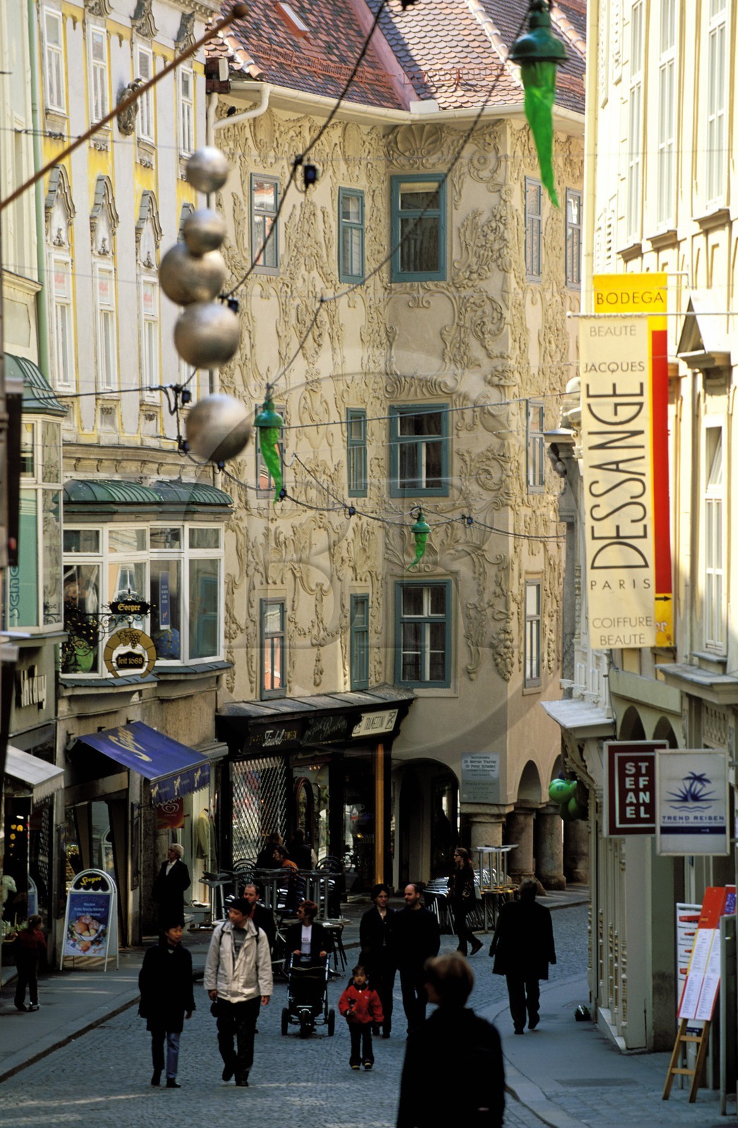 Autriche, Styrie, Graz, centre historique classé Patrimoine Mondial de l'UNESCO, Hauptplatz et (rue) Sporgasse, la maison Luegg (décor 17è siècle)