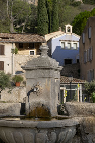 France, Alpes-de-Haute-Provence (04), Parc Naturel Régional du Verdon, Moustiers-Sainte-Marie, labellisé Les Plus Beaux Villages de France