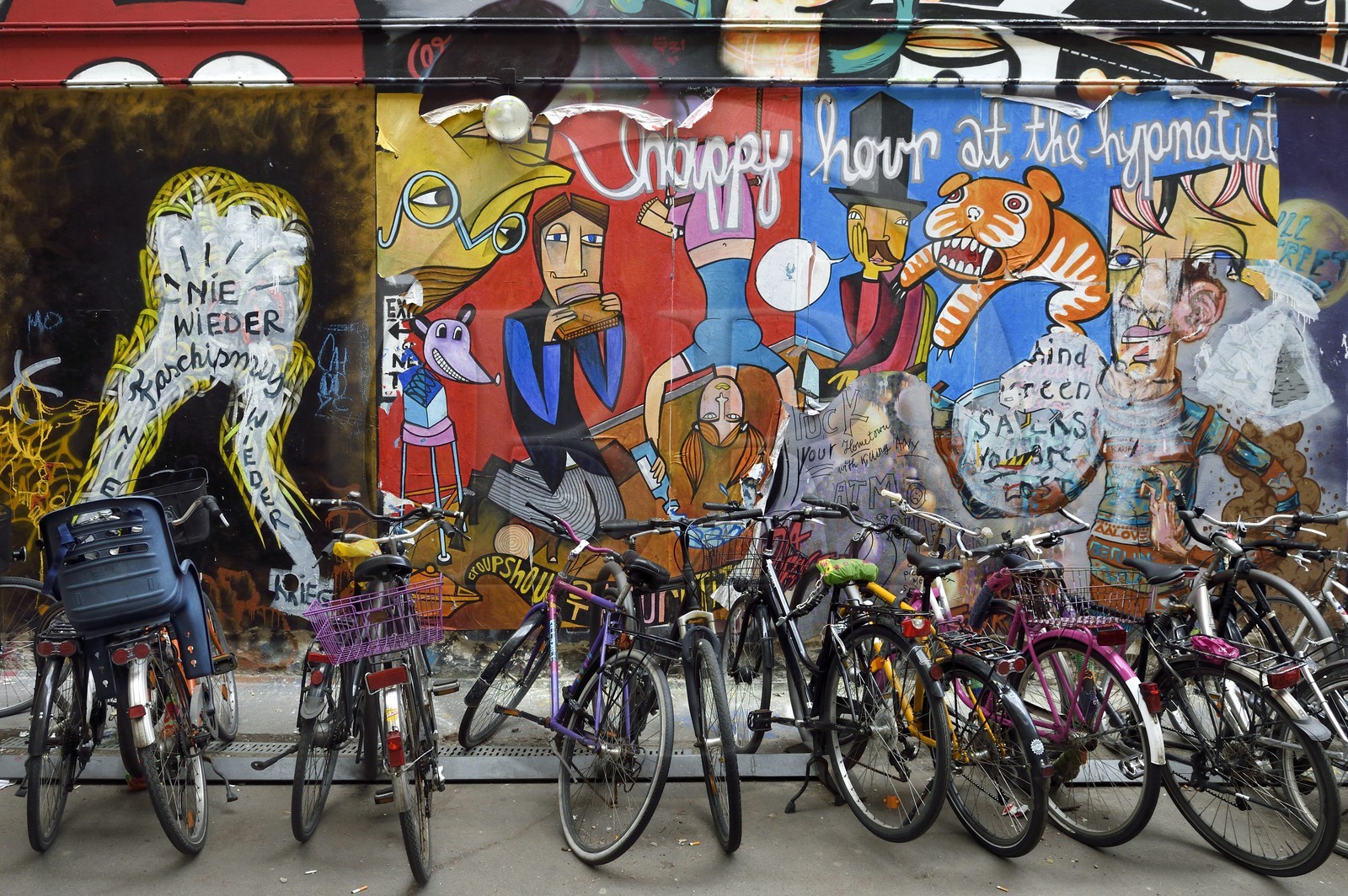 Germany, Berlin, Spandauer Vorstadt in Berlin-Mitte, Scheunenviertel, alternative space Haus Schwarzenberg on Rosenthaler Strasse 39