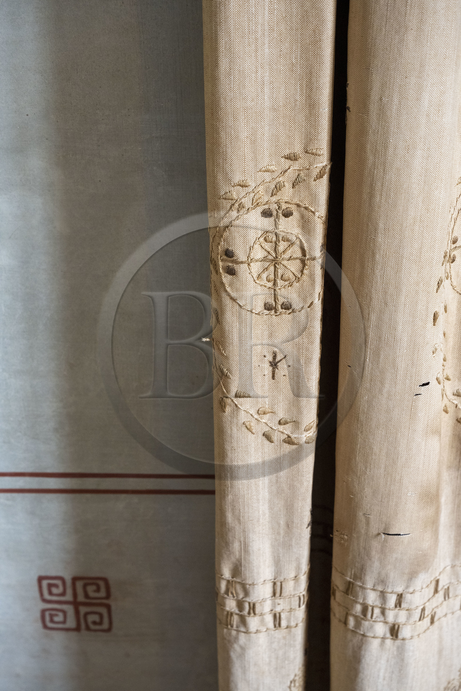 France, Alpes-Maritimes (06),  France, Alpes Maritimes (06), Beaulieu sur Mer, villa Kerylos de style neo-grec construite en 1908 par architecte Emmanuel Pontremoli, chambre des enfants, tissu des rideaux créés pour la maison