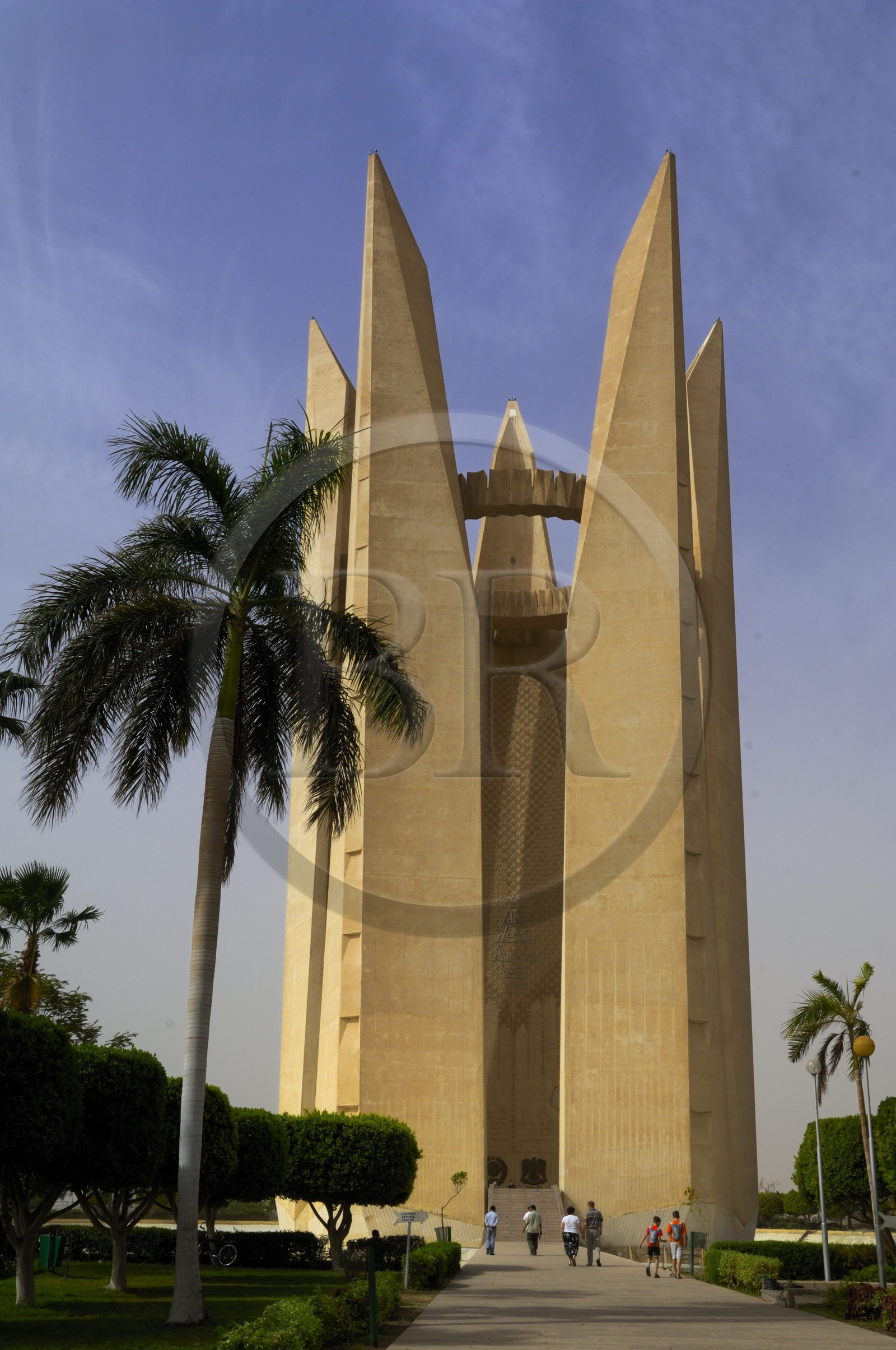 Egypte, Haute Egypte, Assouan, haut-barrage sur le Nil, la tour fleur de Lotus édifiée pour marquer l'amitié avec l'Union soviétique