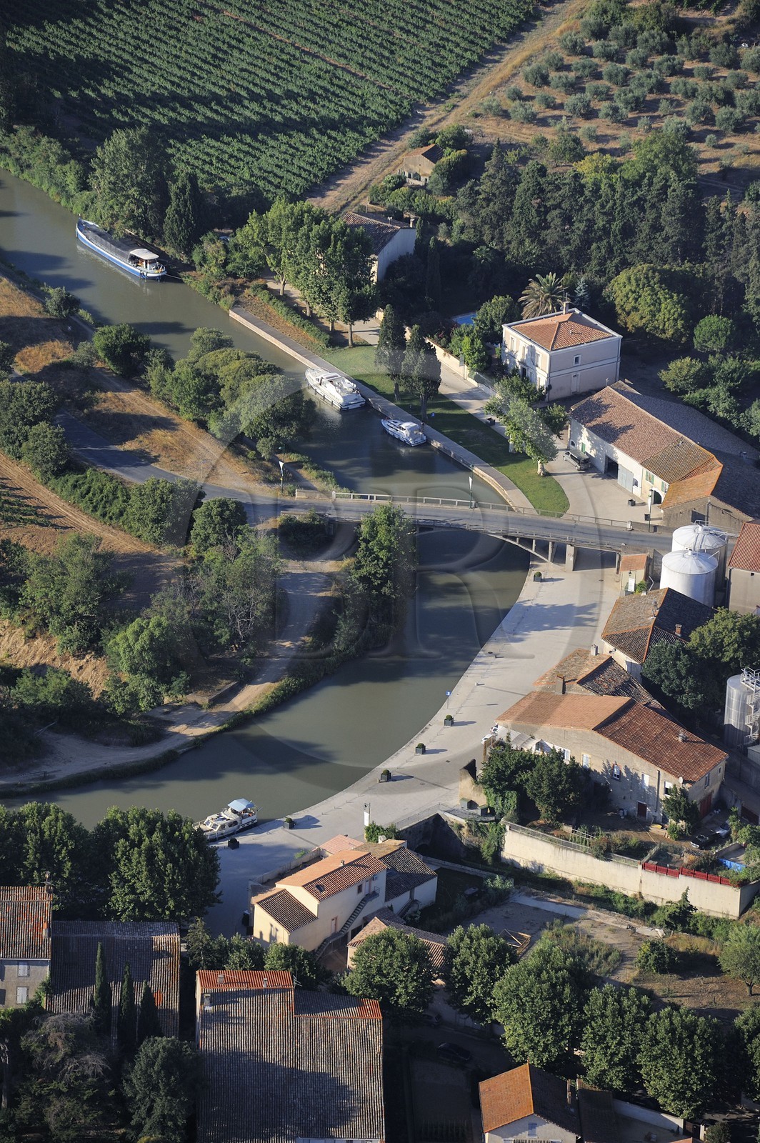 France, Aude (11), Canal du Midi, classé Patrimoine Mondial de l'UNESCO (vue aérienne)