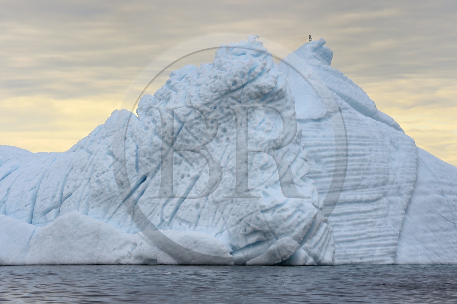 Groenland, cote Nord-Ouest, mer de Baffin, iceberg dans Inglefield Fjord vers Qaanaaq