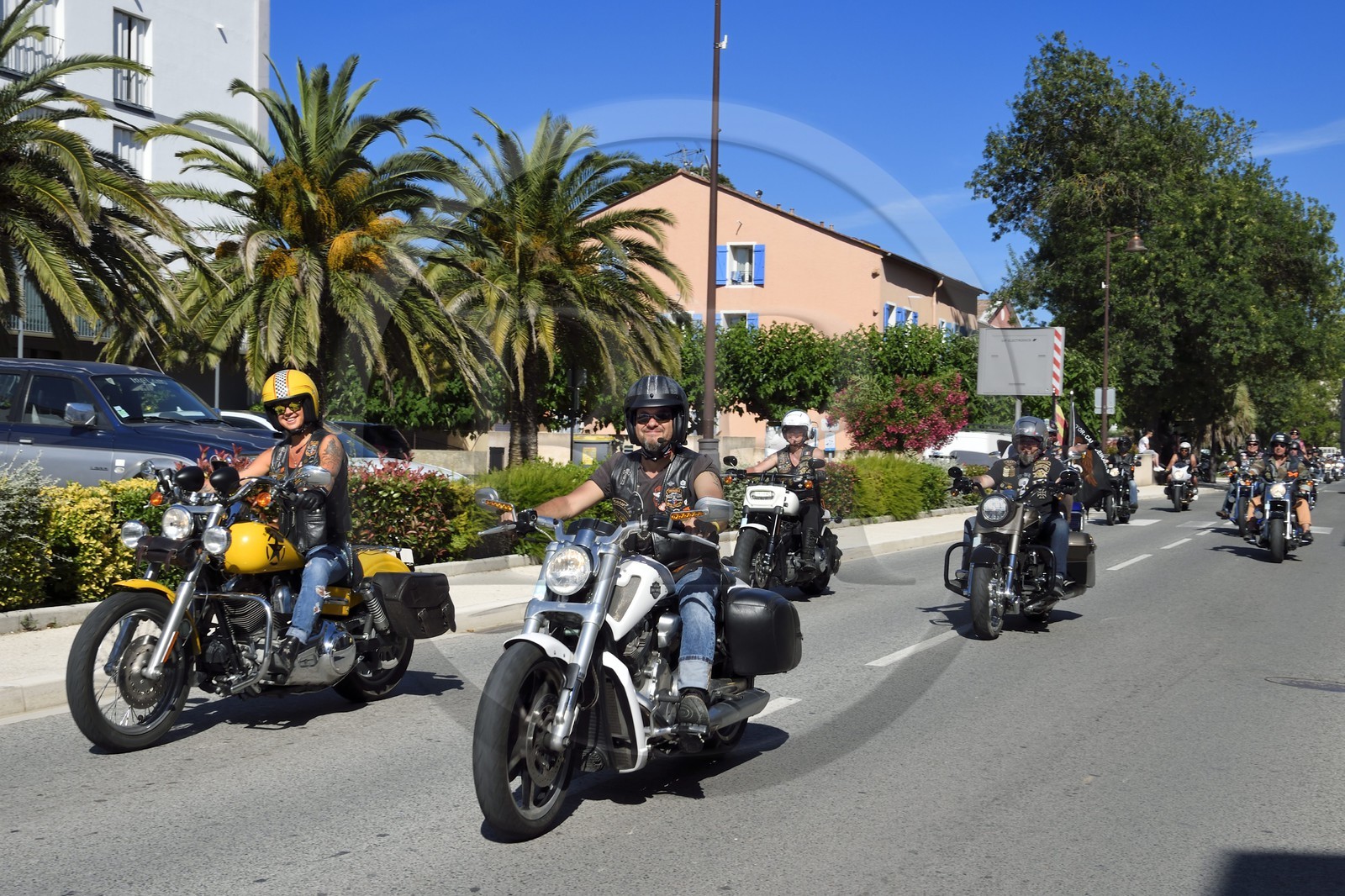 France, Var (83), Presqu'Ile de Saint-Tropez, Cogolin, défilé de Harley pour l'Eurofestival, plus gros rassemblement de Harley-Davidson d'Europe