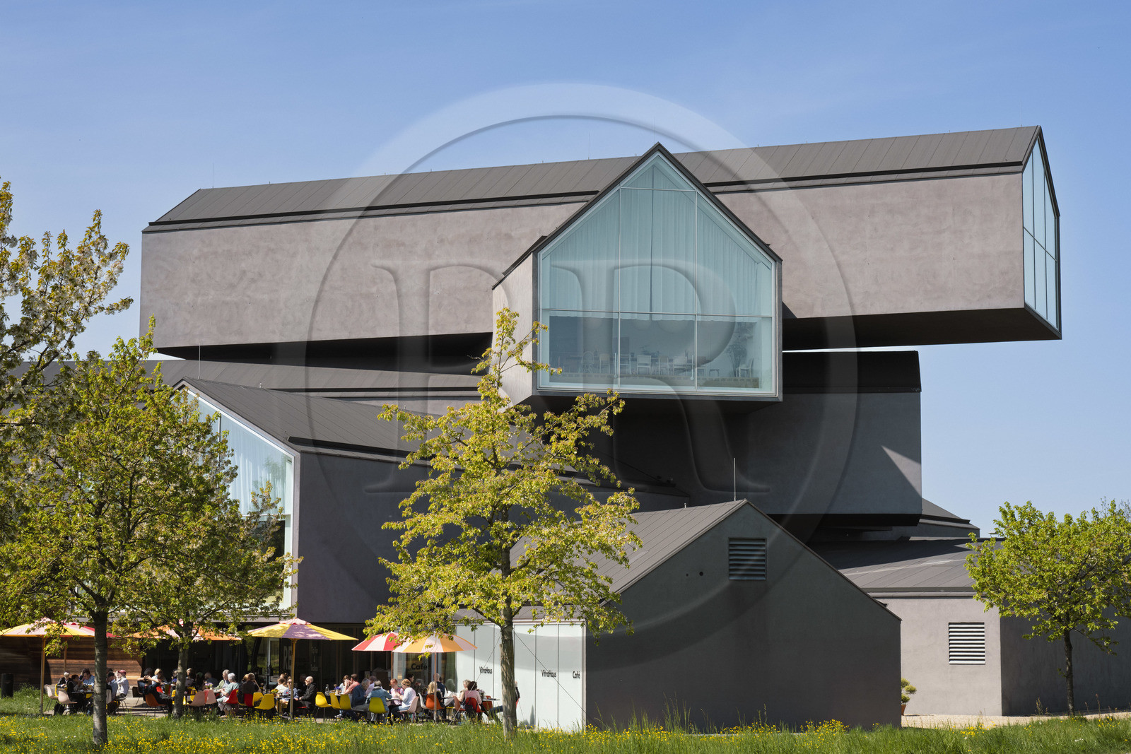 Allemagne, Bade-Wurtemberg, Weil am Rhein près de Bâle, le Vitra Campus, Vitra Haus, par les architectes Herzog et de Meuron (2010)