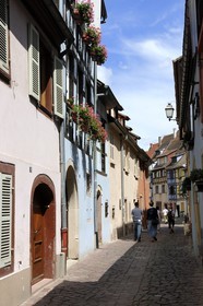 France, Haut-Rhin (68), Colmar, quartier de la Krutenau, anciennes maison de pêcheurs colorées rue de la Poissonnerie