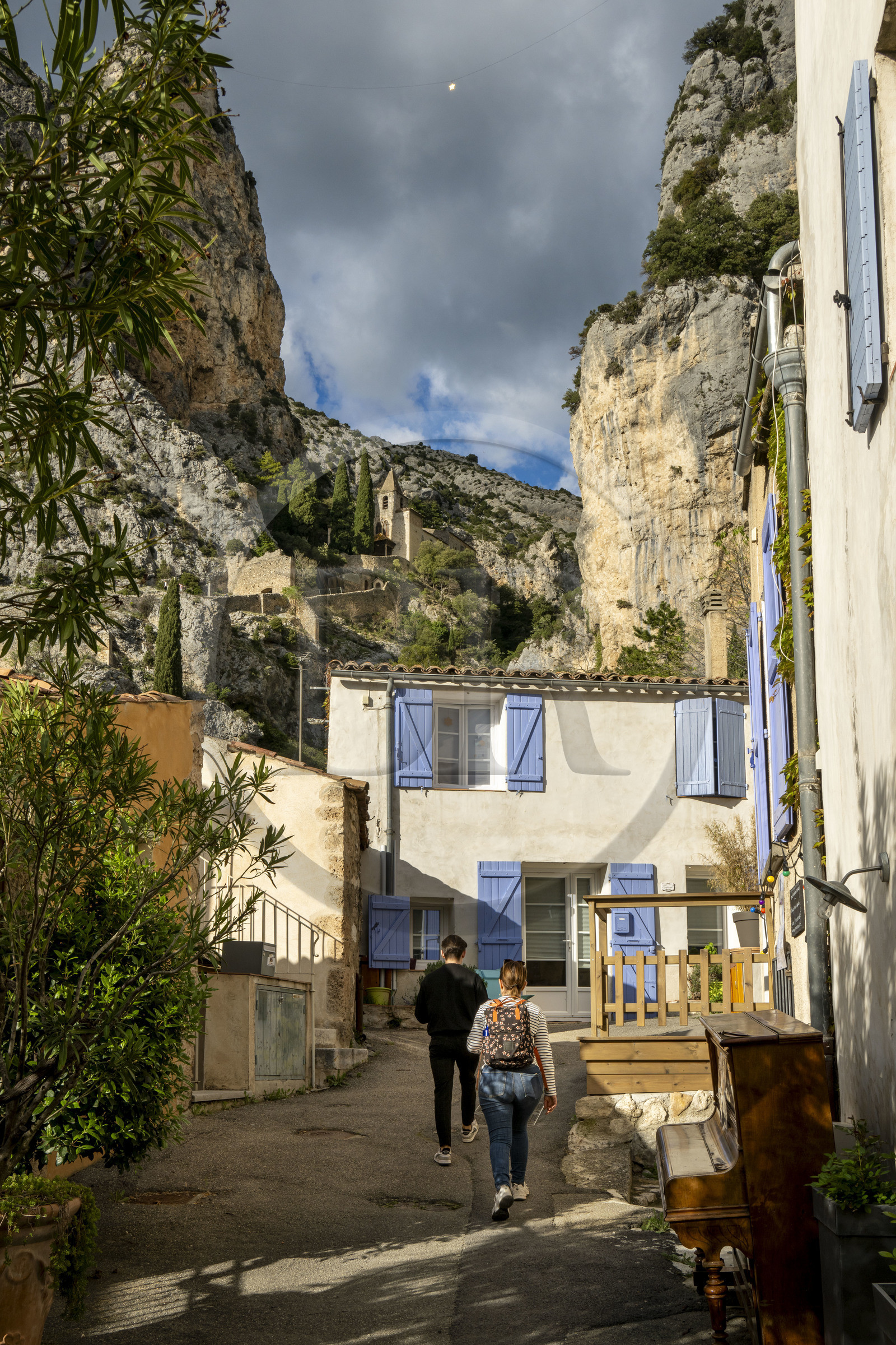 France, Alpes-de-Haute-Provence (04), Parc Naturel Régional du Verdon, Moustiers-Sainte-Marie, labellisé Les Plus Beaux Villages de France
