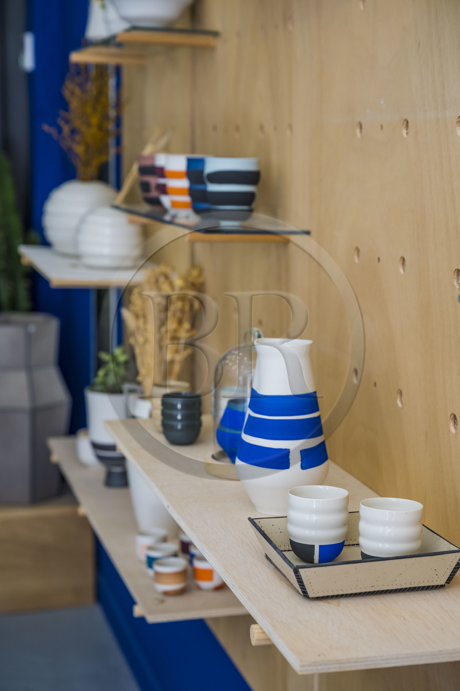 France, Alpes-Maritimes (06), Vallauris, la céramiste Maureen Stengel-Guillot de l'atelier MSG Céramique