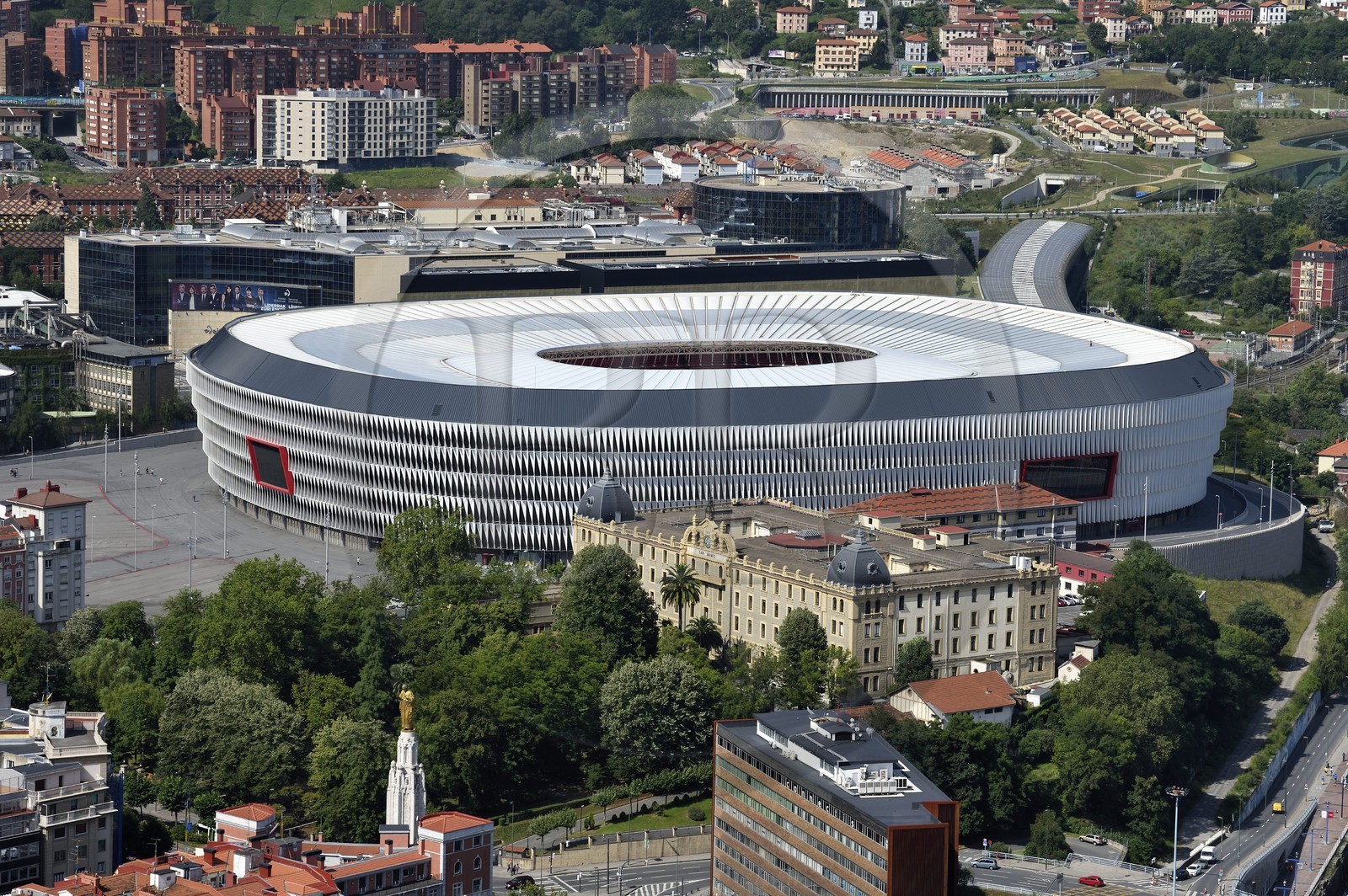 Espagne, Pays basque espagnol, Biscaye, Bilbao, le Stade San Mamés (2013) par l'architecte Norman Foster