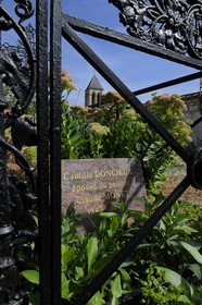 France, Val-d'Oise, Vetheuil, grave of Camille Doncieux the wife of Claude Monet and the Notre Dame church