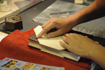 France, Côte d'Or (21), Semur-en-Auxois, ecole atelier des Arts de la reliure, unique en France