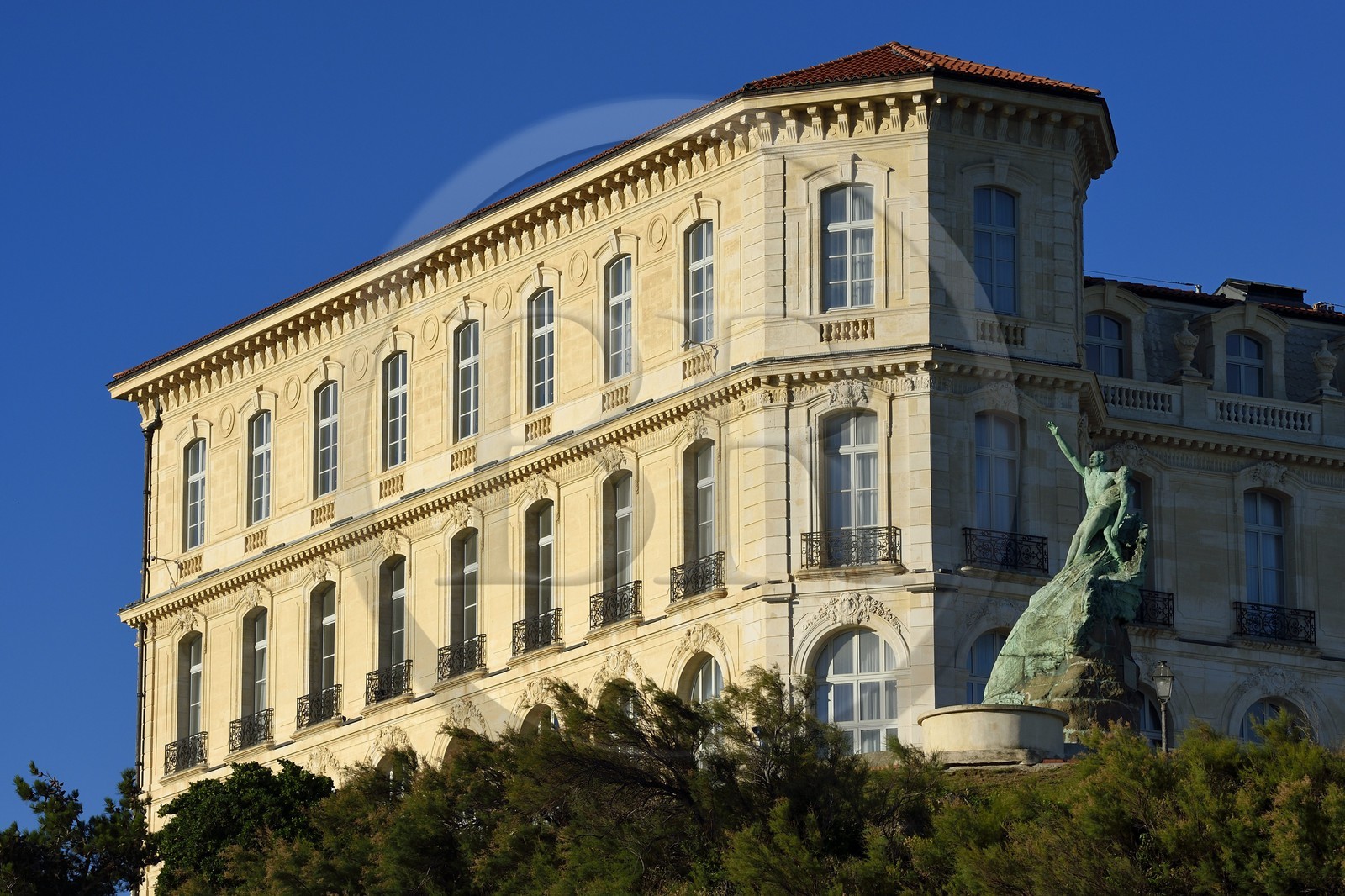 France, Bouches-du-Rhône (13), Marseille, quartier du Pharo, entrée du Vieux Port, palais du Pharo