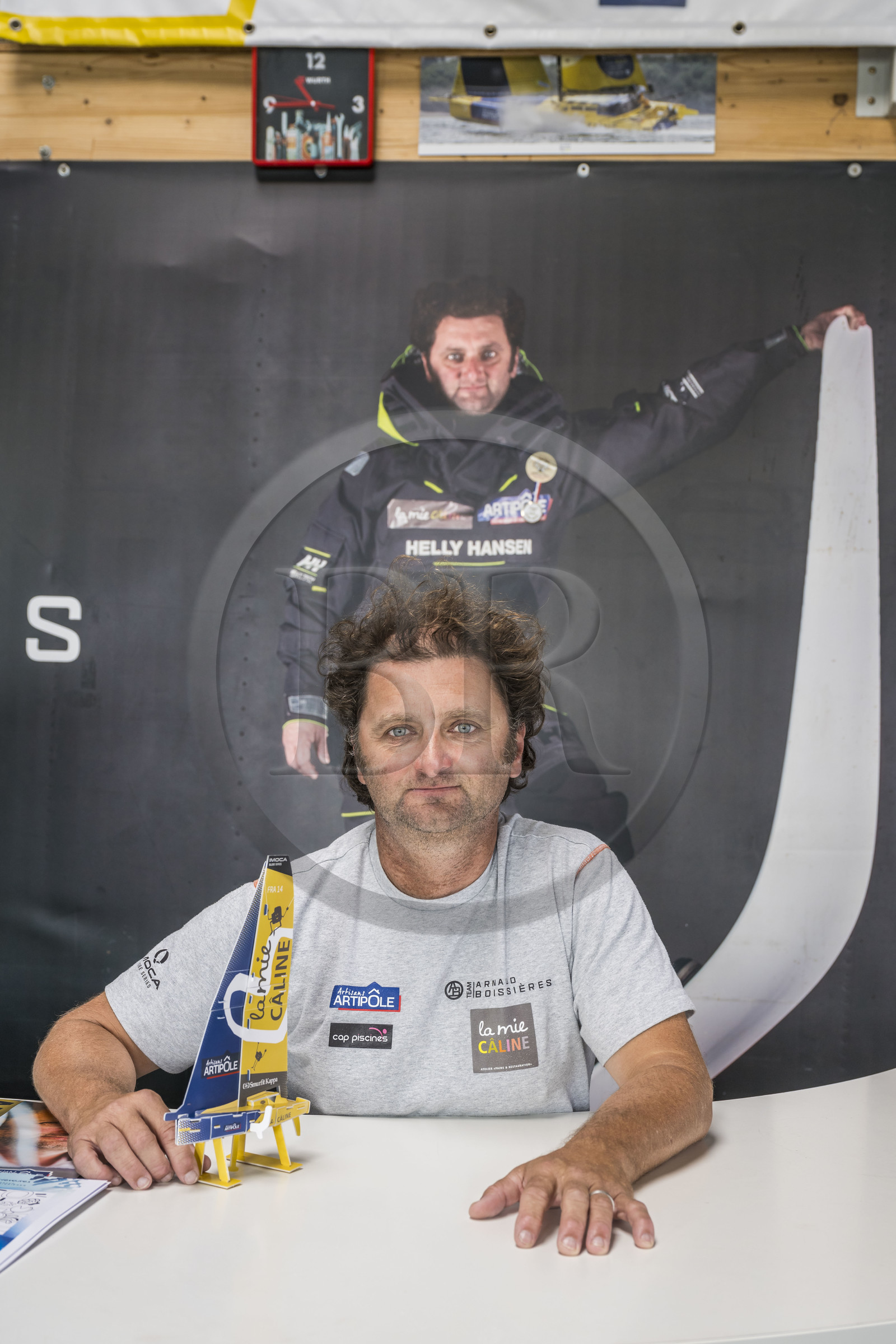 France, Vendée (85), Les-Sables-d'Olonne, Port Olona, ponton des voiliers du Vendée Globe, le skipper Arnaud Boissière du voilier monocoque de 60 pieds IMOCA La Mie Caline