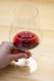 France, Côte-d'Or (21), les climats de Bourgogne classés Patrimoine Mondial de l'UNESCO, Beaune, Maison Champy, plus ancienne maison de négoce de vins de Bourgogne fondée en 1720, dégustation de grands et premiers crus en Pernand-Vergelesses  et Corton-Charlemagne sous la verrière